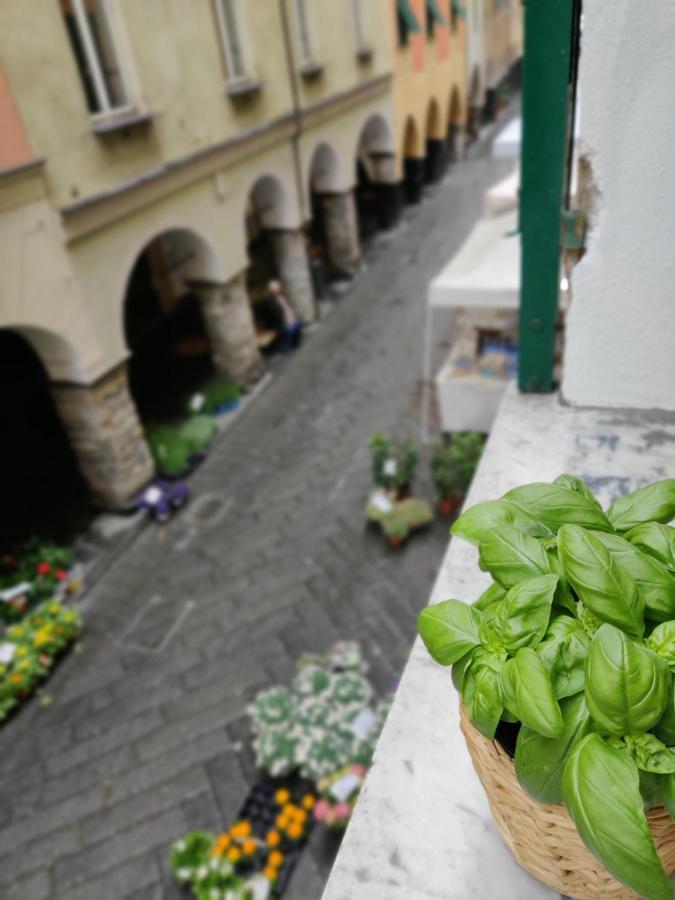 Vista Sul Carruggio, Centro Storico Di Chiavari Exterior photo