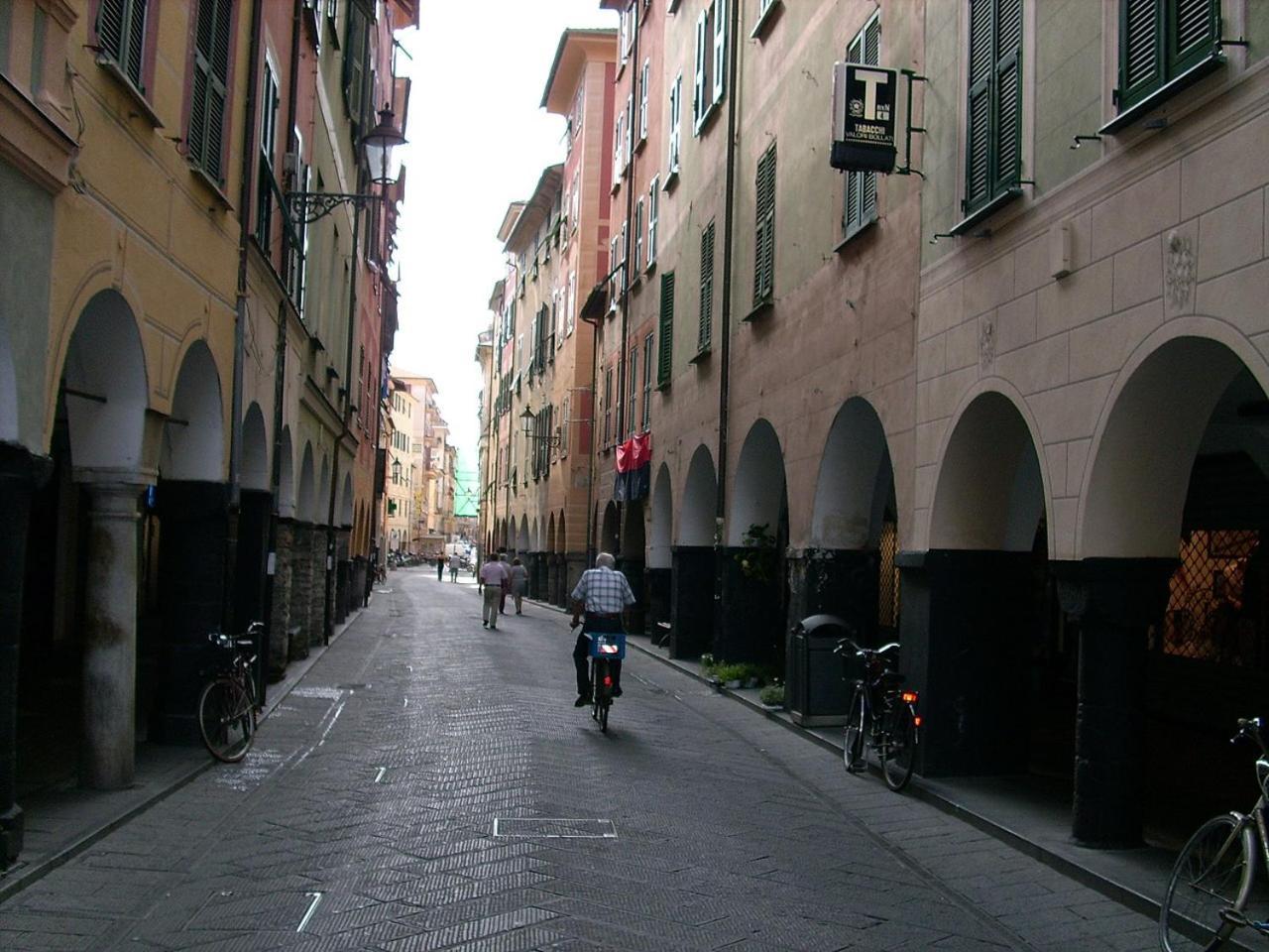Vista Sul Carruggio, Centro Storico Di Chiavari Exterior photo